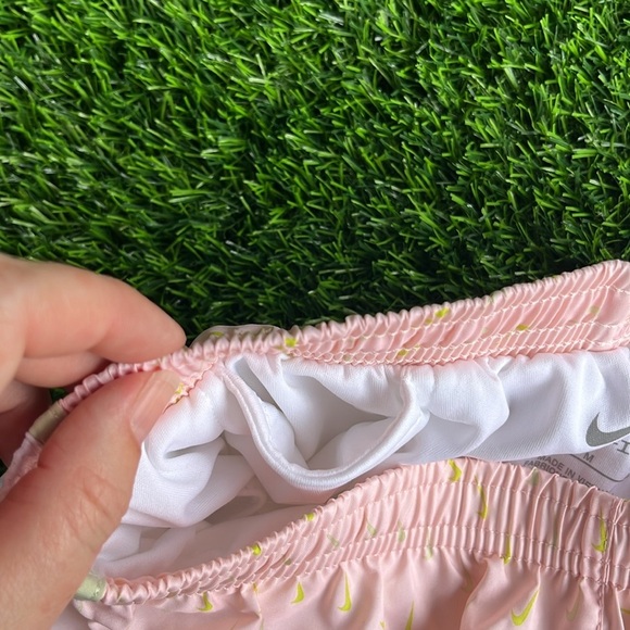 NIKE Dri Fit Kids Running Shorts size medium - Picture 8 of 8